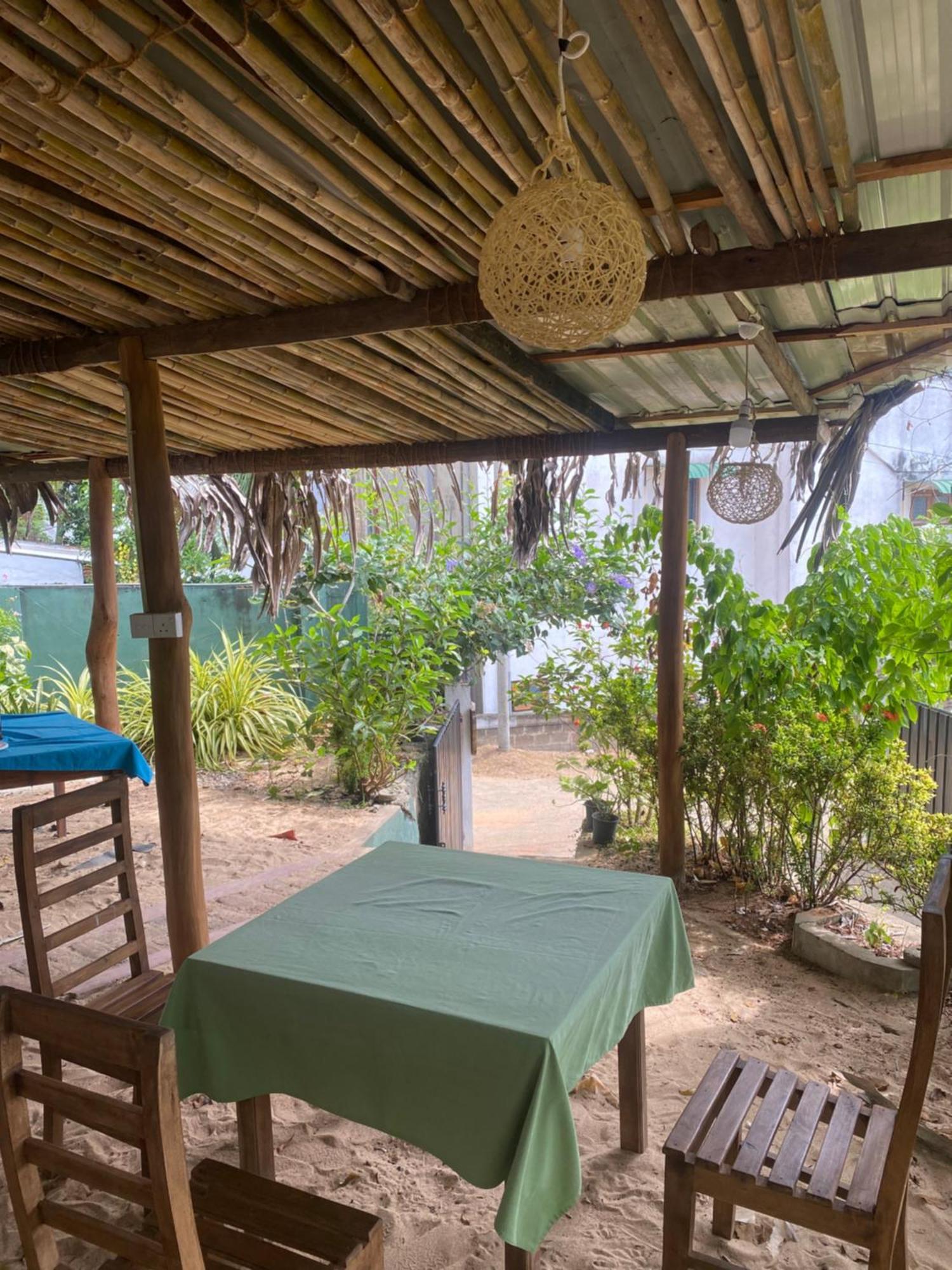 Ananda Home Stay And Restaurant Тангалла Экстерьер фото